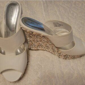 NWOT Jennifer Lopez wedge espadrille sandals